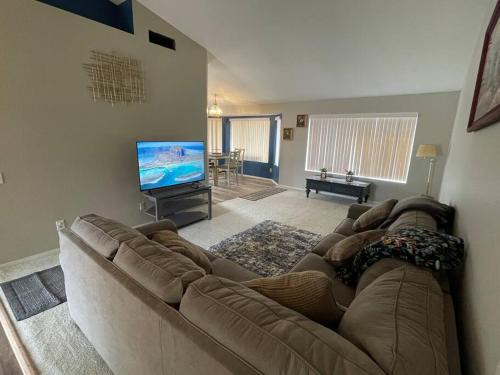 Glendale Casa | Spacious home 2.4 miles from Westgate Entertainment