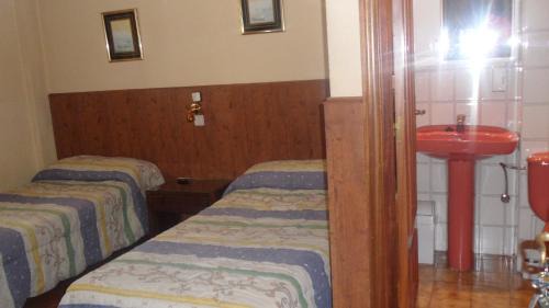 Cuatro Caminos Casa | Hostal Suárez